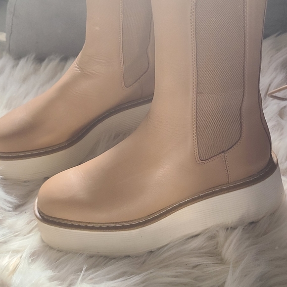 Chelsea Boot - Picture 13 of 15